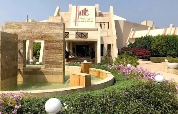 قیمت و رزرو زمین تنیس و پدل هتل مارینا کیش
